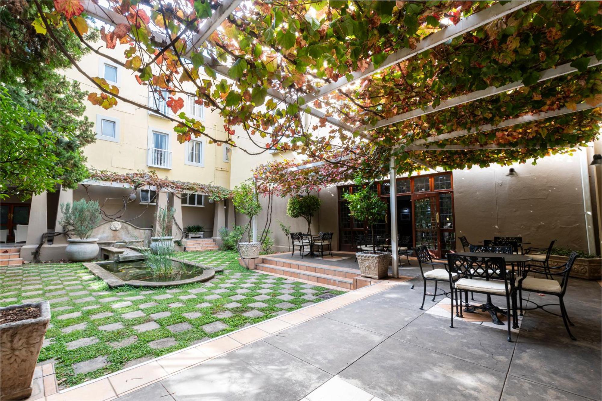 Queen'S Hotel By Bon Hotels Oudtshoorn Dış mekan fotoğraf