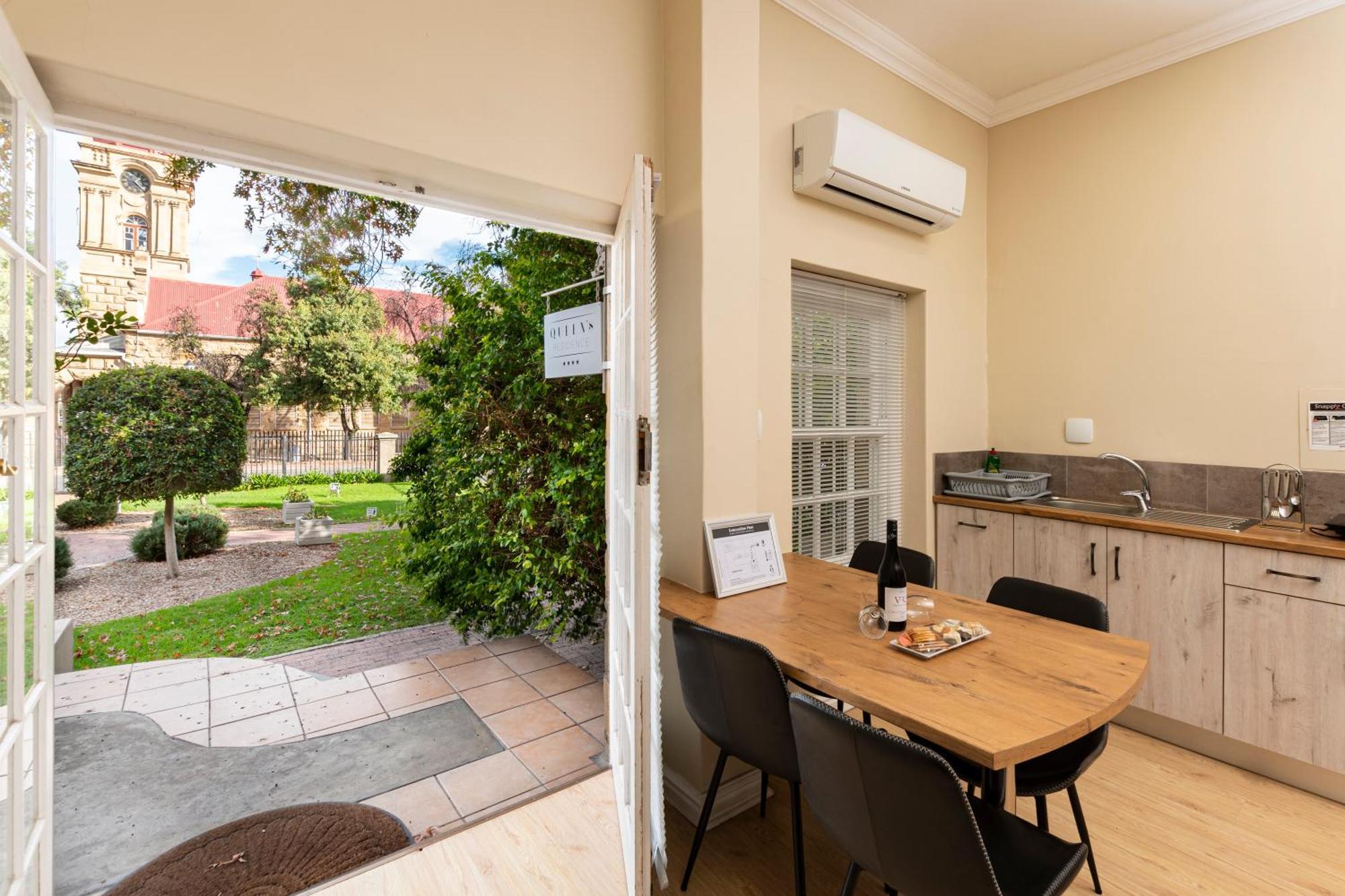 Queen'S Hotel By Bon Hotels Oudtshoorn Dış mekan fotoğraf
