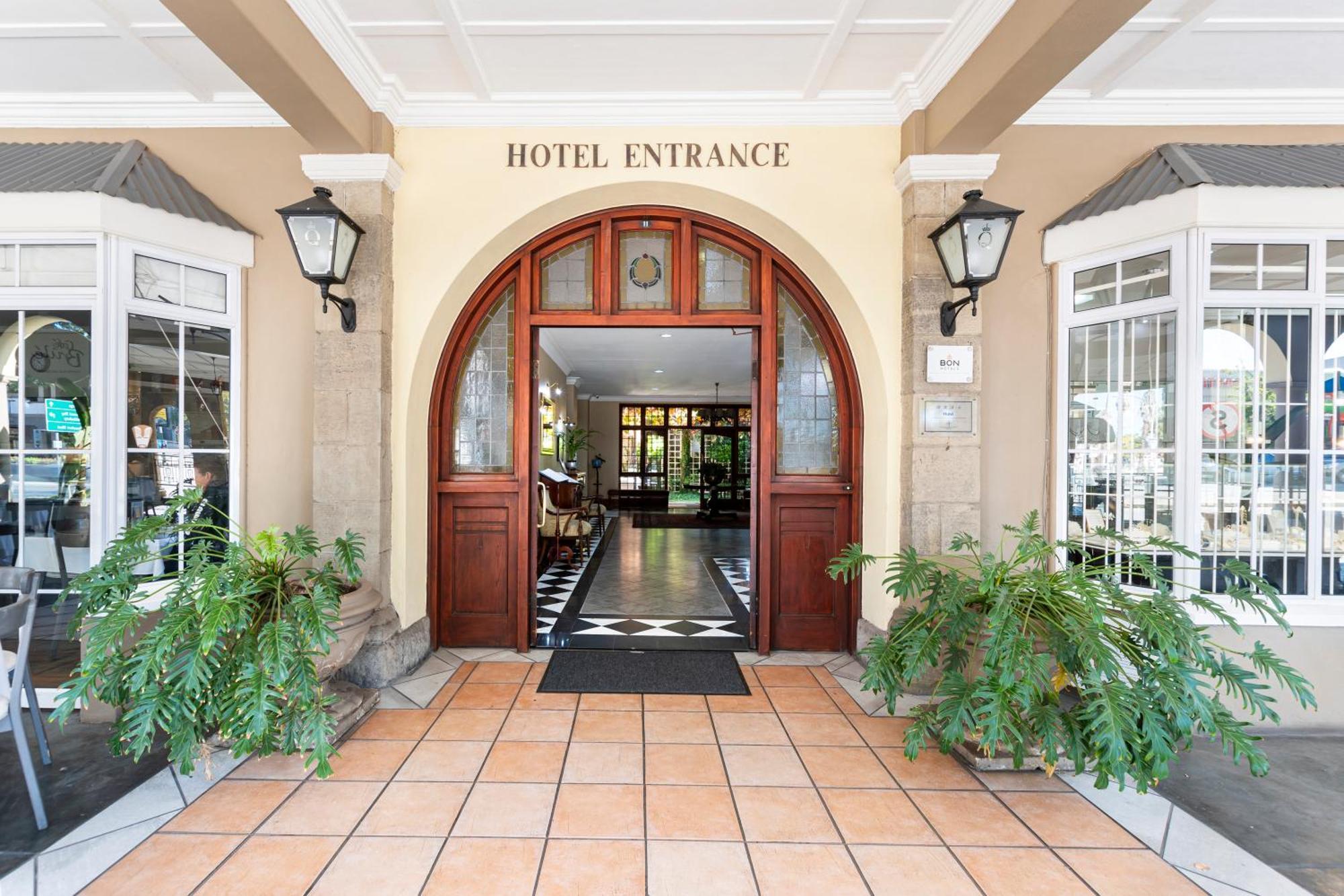 Queen'S Hotel By Bon Hotels Oudtshoorn Dış mekan fotoğraf