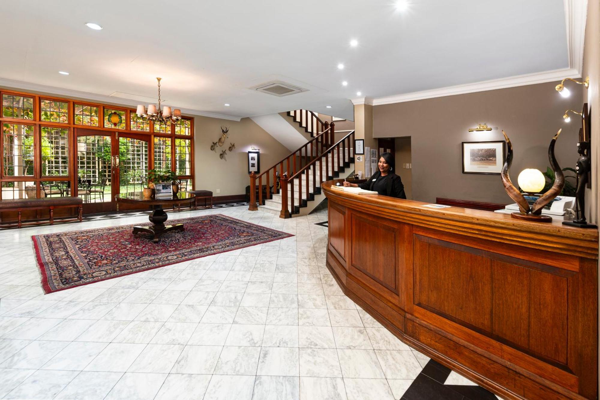 Queen'S Hotel By Bon Hotels Oudtshoorn Dış mekan fotoğraf