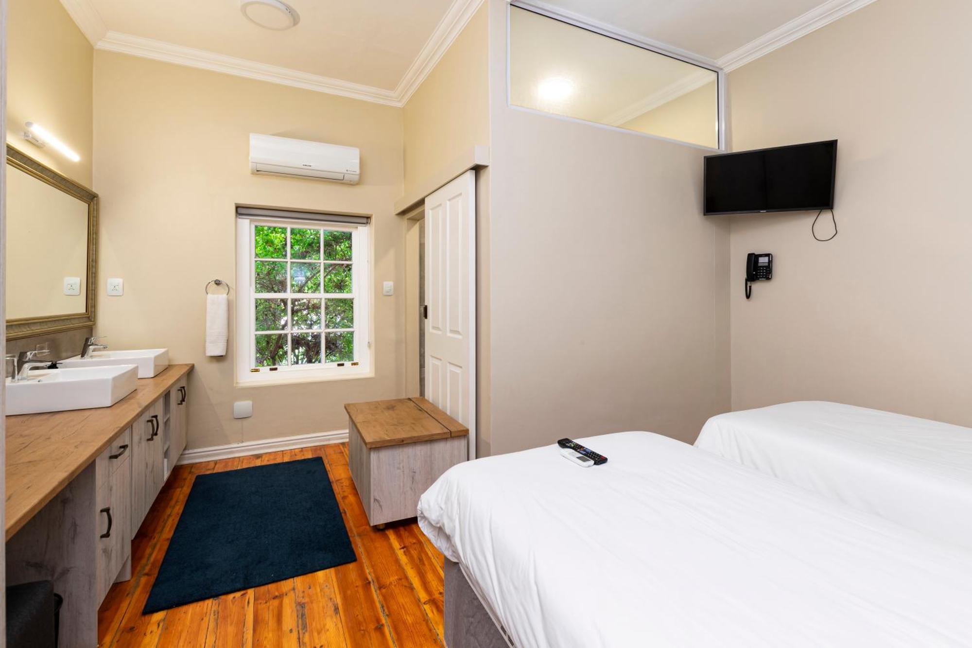 Queen'S Hotel By Bon Hotels Oudtshoorn Dış mekan fotoğraf
