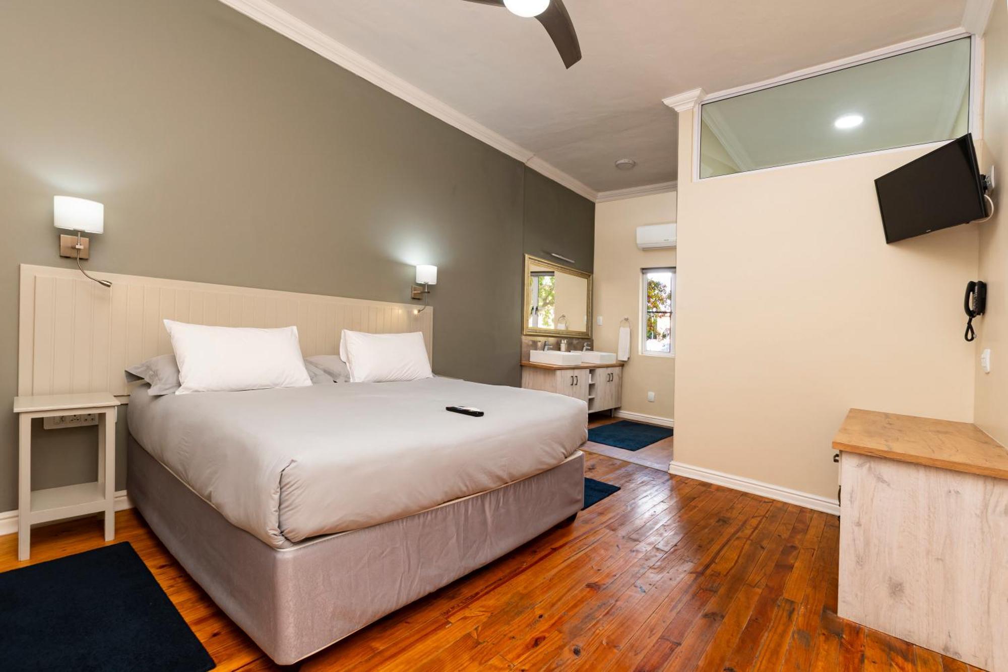 Queen'S Hotel By Bon Hotels Oudtshoorn Dış mekan fotoğraf