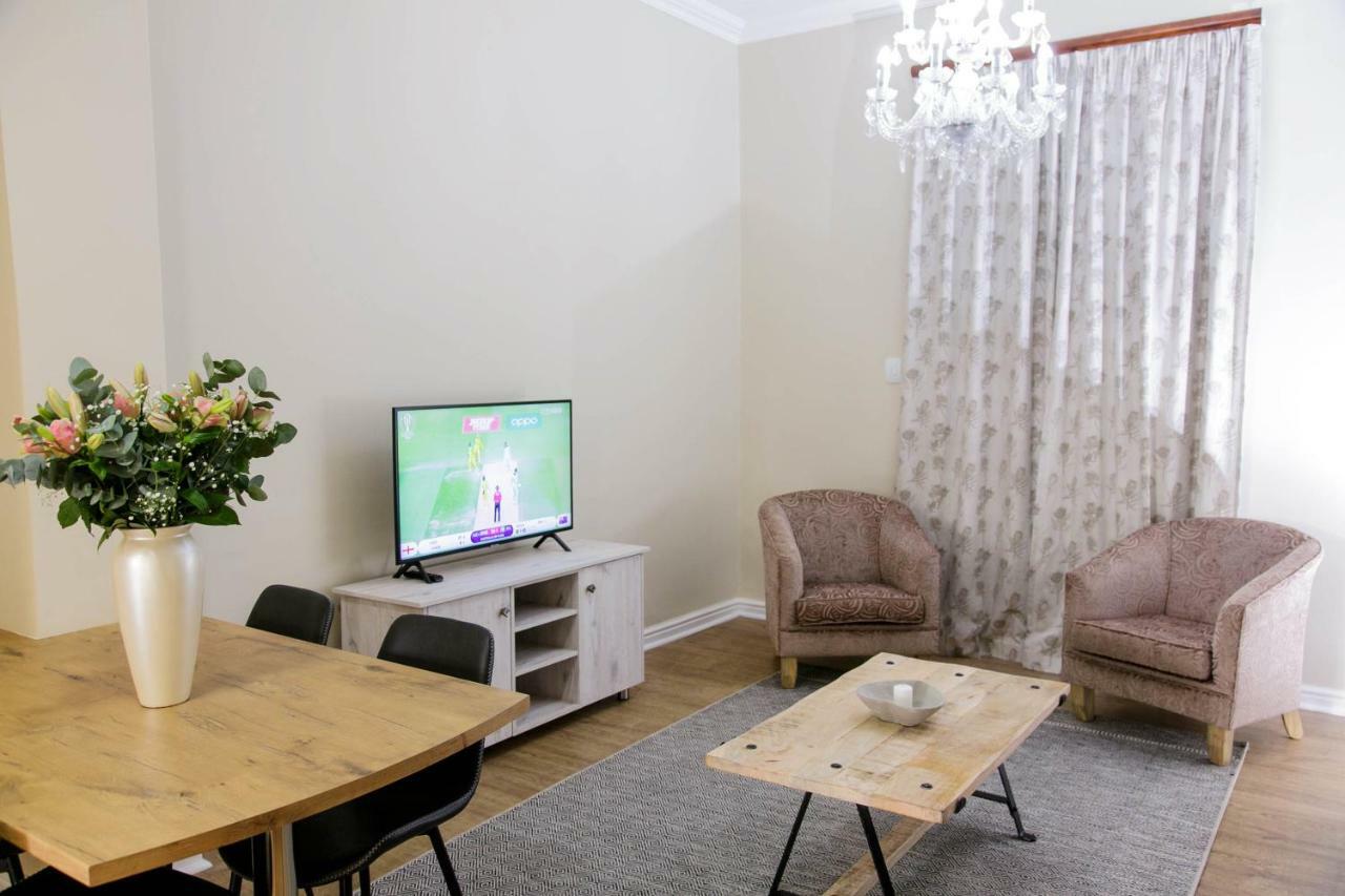 Queen'S Hotel By Bon Hotels Oudtshoorn Dış mekan fotoğraf