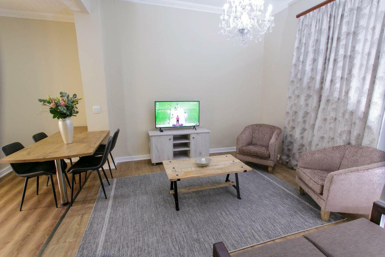 Queen'S Hotel By Bon Hotels Oudtshoorn Dış mekan fotoğraf